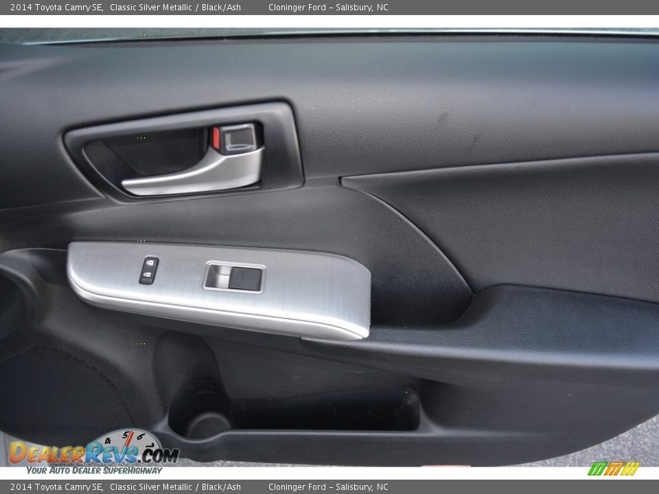 2014 Toyota Camry SE Classic Silver Metallic / Black/Ash Photo #14