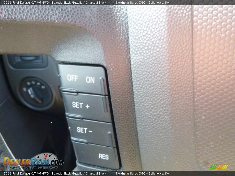 2011 Ford Escape XLT V6 4WD Tuxedo Black Metallic / Charcoal Black Photo #23