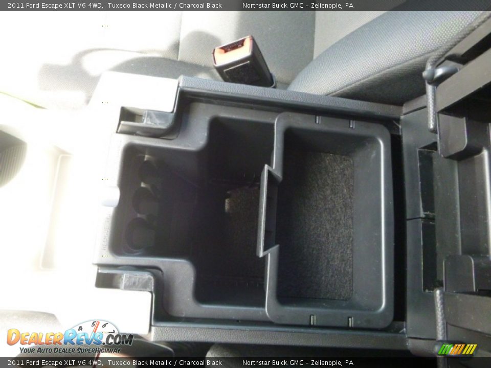 2011 Ford Escape XLT V6 4WD Tuxedo Black Metallic / Charcoal Black Photo #25