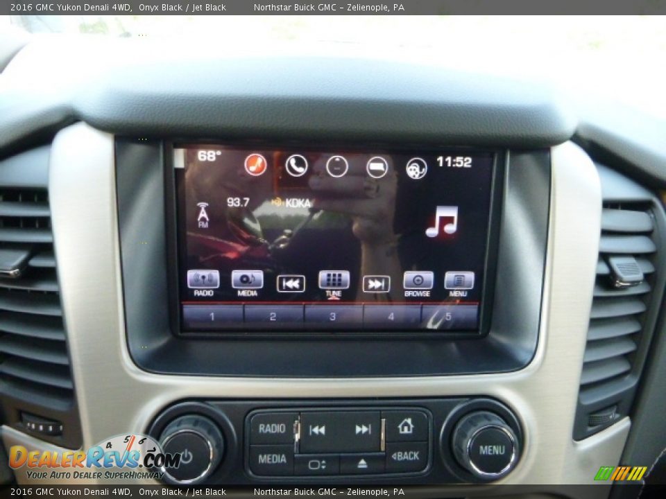 2016 GMC Yukon Denali 4WD Onyx Black / Jet Black Photo #17