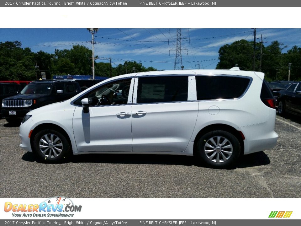 2017 Chrysler Pacifica Touring Bright White / Cognac/Alloy/Toffee Photo #3