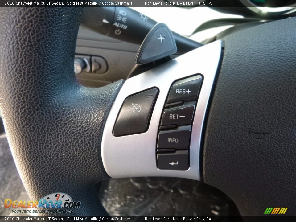 2010 Chevrolet Malibu LT Sedan Gold Mist Metallic / Cocoa/Cashmere Photo #17