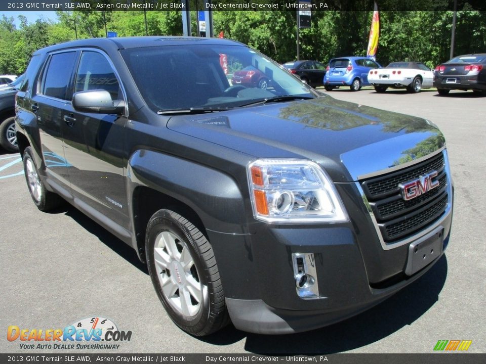 Front 3/4 View of 2013 GMC Terrain SLE AWD Photo #14
