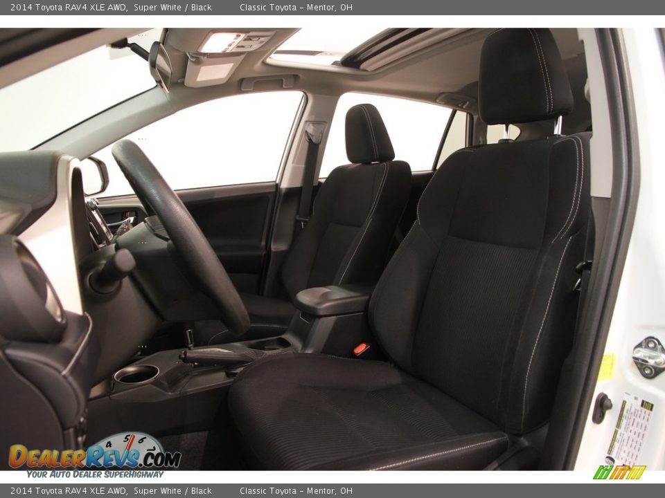 2014 Toyota RAV4 XLE AWD Super White / Black Photo #5