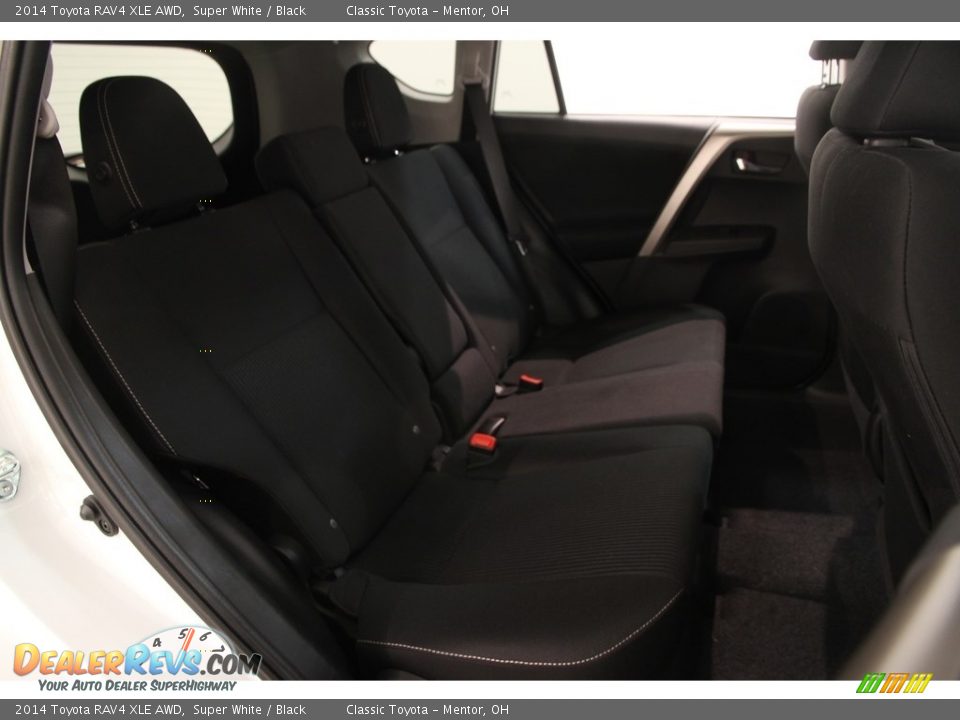2014 Toyota RAV4 XLE AWD Super White / Black Photo #13