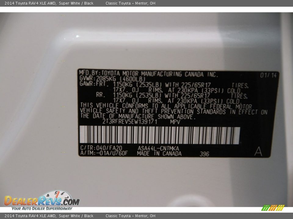 2014 Toyota RAV4 XLE AWD Super White / Black Photo #17