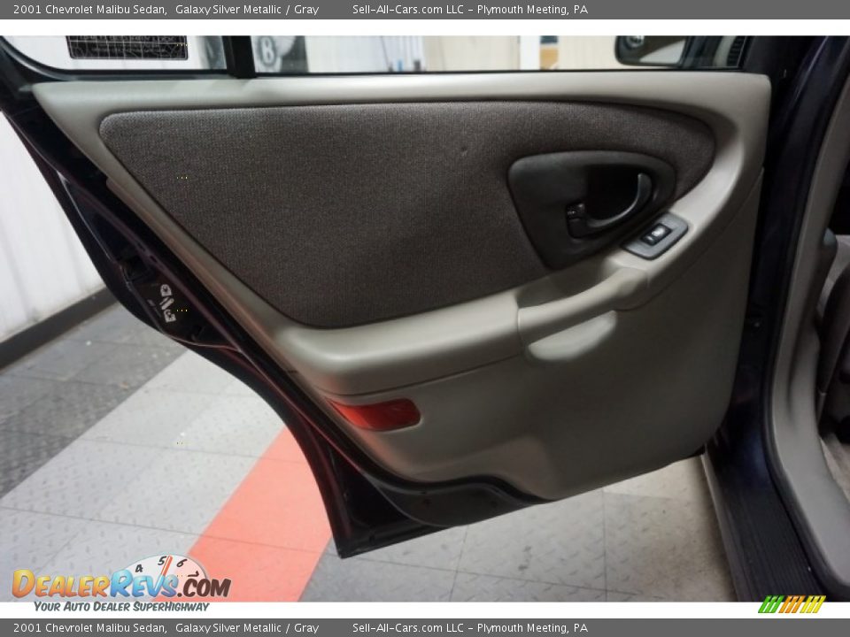 2001 Chevrolet Malibu Sedan Galaxy Silver Metallic / Gray Photo #15