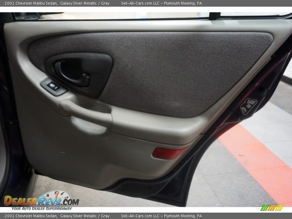 2001 Chevrolet Malibu Sedan Galaxy Silver Metallic / Gray Photo #16