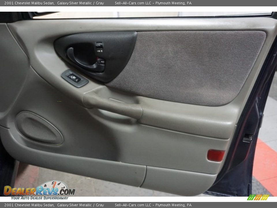 2001 Chevrolet Malibu Sedan Galaxy Silver Metallic / Gray Photo #17