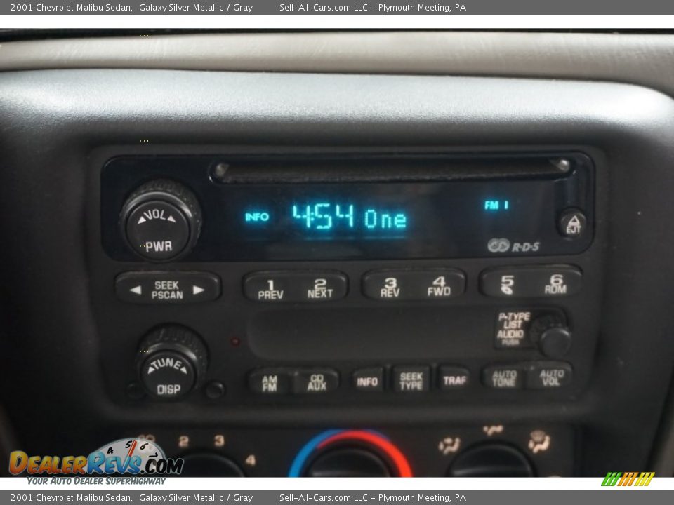 2001 Chevrolet Malibu Sedan Galaxy Silver Metallic / Gray Photo #36
