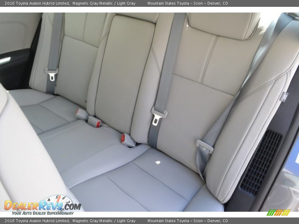 2016 Toyota Avalon Hybrid Limited Magnetic Gray Metallic / Light Gray Photo #7