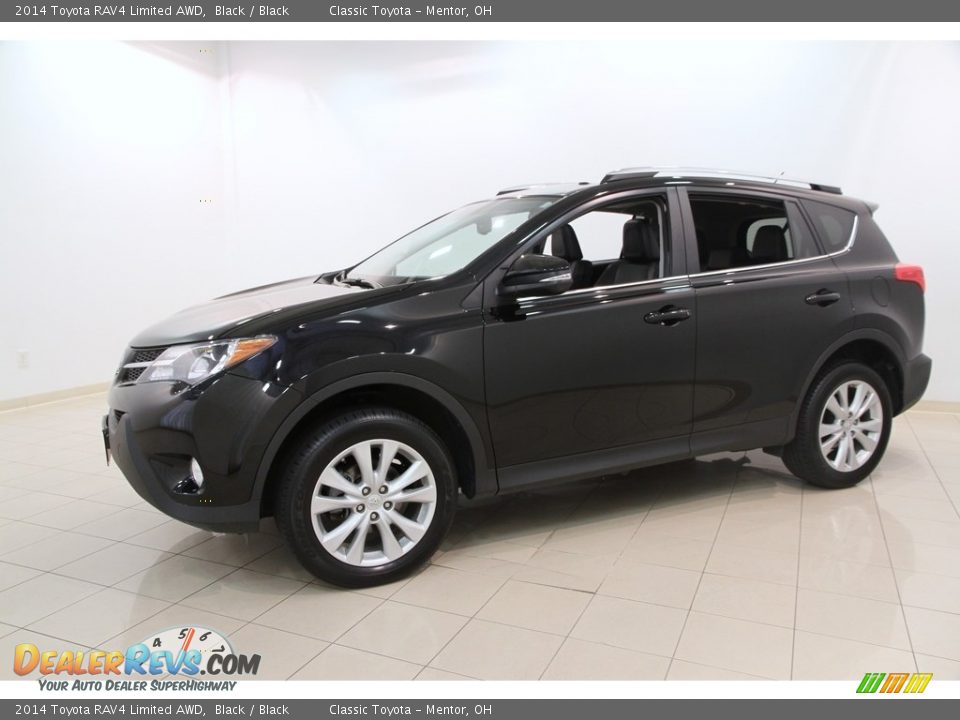 Front 3/4 View of 2014 Toyota RAV4 Limited AWD Photo #3