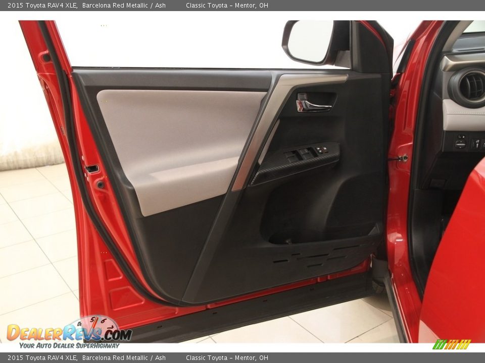 2015 Toyota RAV4 XLE Barcelona Red Metallic / Ash Photo #4