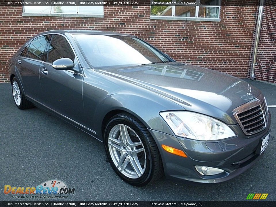 Front 3/4 View of 2009 Mercedes-Benz S 550 4Matic Sedan Photo #7