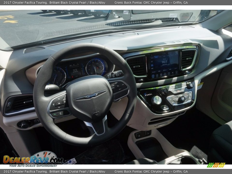 2017 Chrysler Pacifica Touring Brilliant Black Crystal Pearl / Black/Alloy Photo #10