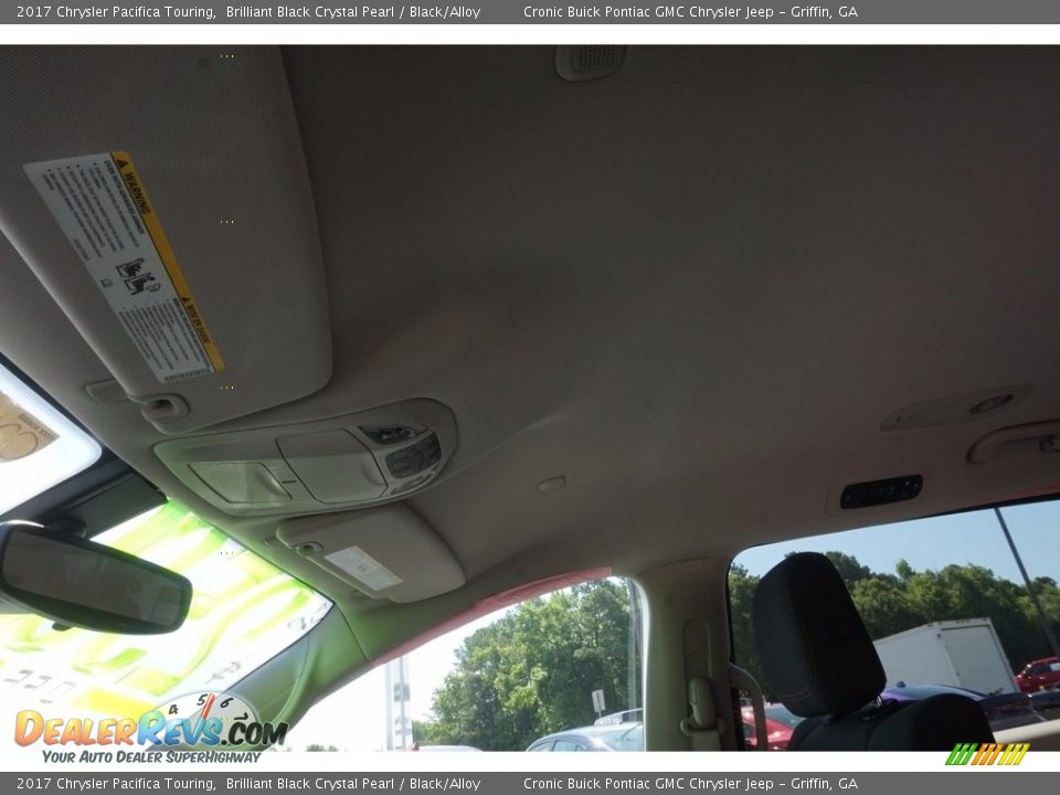 2017 Chrysler Pacifica Touring Brilliant Black Crystal Pearl / Black/Alloy Photo #11