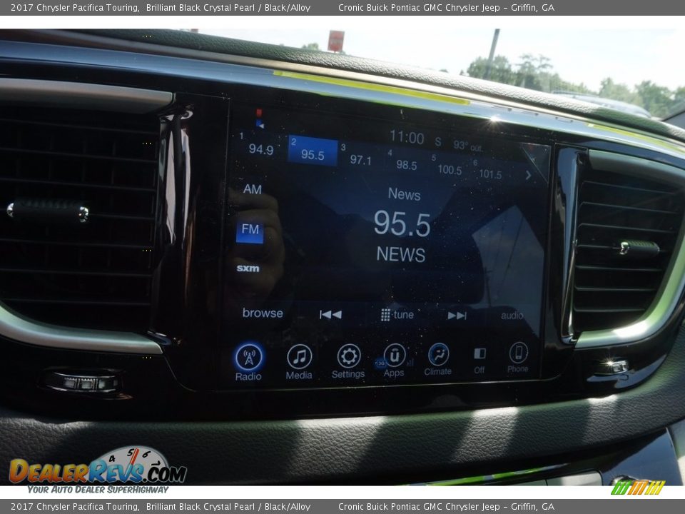 2017 Chrysler Pacifica Touring Brilliant Black Crystal Pearl / Black/Alloy Photo #15