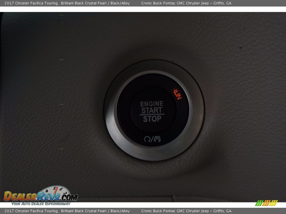 2017 Chrysler Pacifica Touring Brilliant Black Crystal Pearl / Black/Alloy Photo #17
