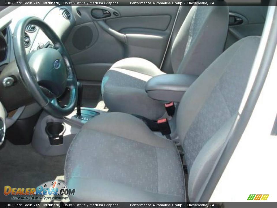 2004 Ford Focus ZX5 Hatchback Cloud 9 White / Medium Graphite Photo #6