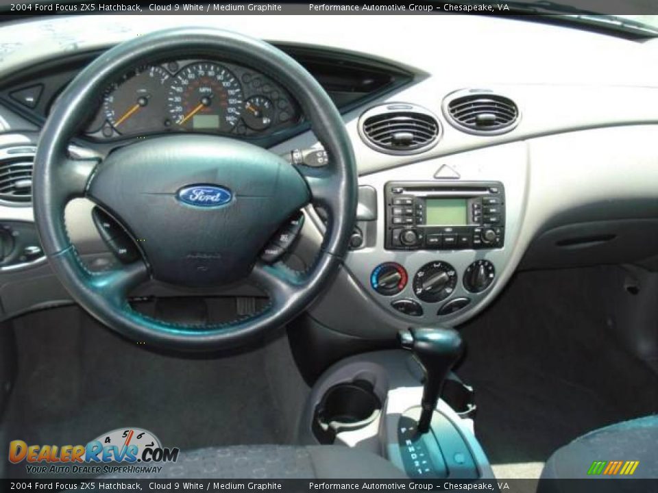 2004 Ford Focus ZX5 Hatchback Cloud 9 White / Medium Graphite Photo #9