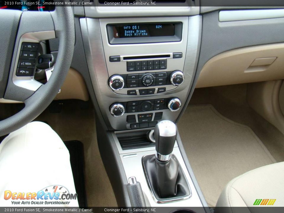 2010 Ford Fusion SE Smokestone Metallic / Camel Photo #26