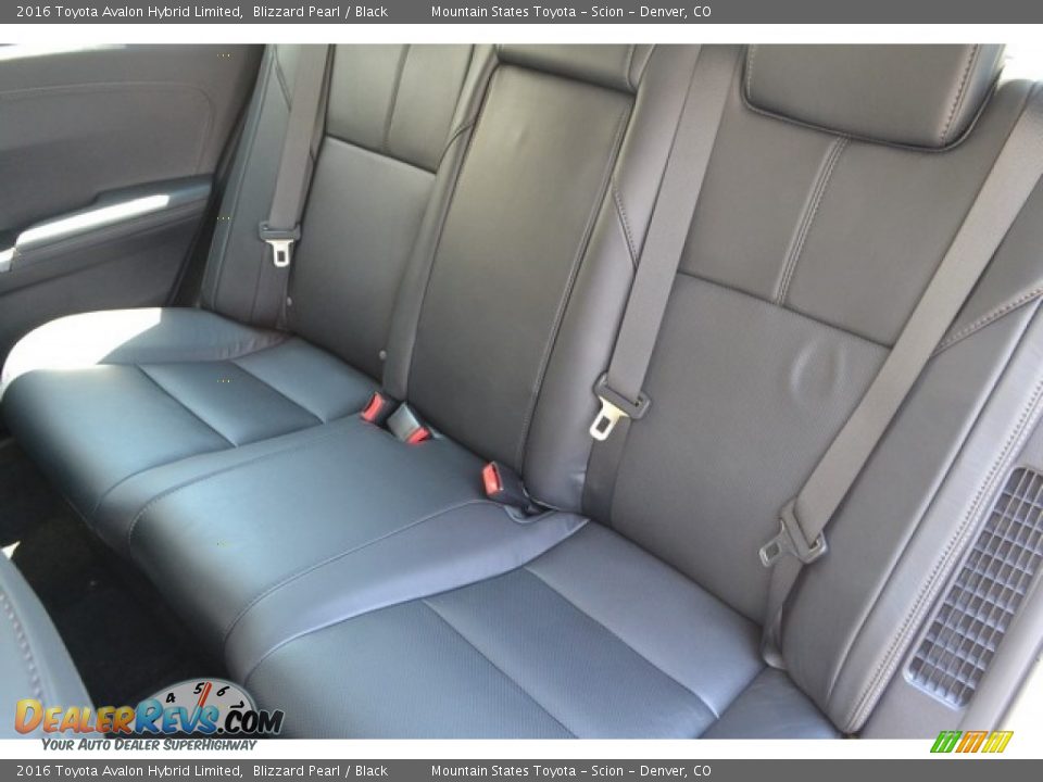2016 Toyota Avalon Hybrid Limited Blizzard Pearl / Black Photo #7