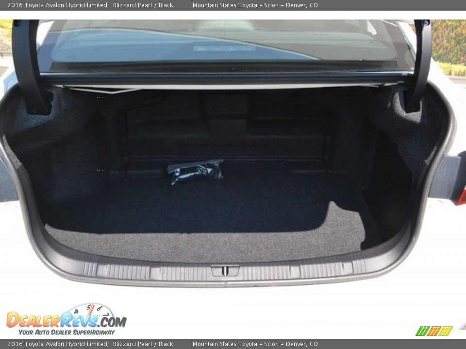 2016 Toyota Avalon Hybrid Limited Blizzard Pearl / Black Photo #8