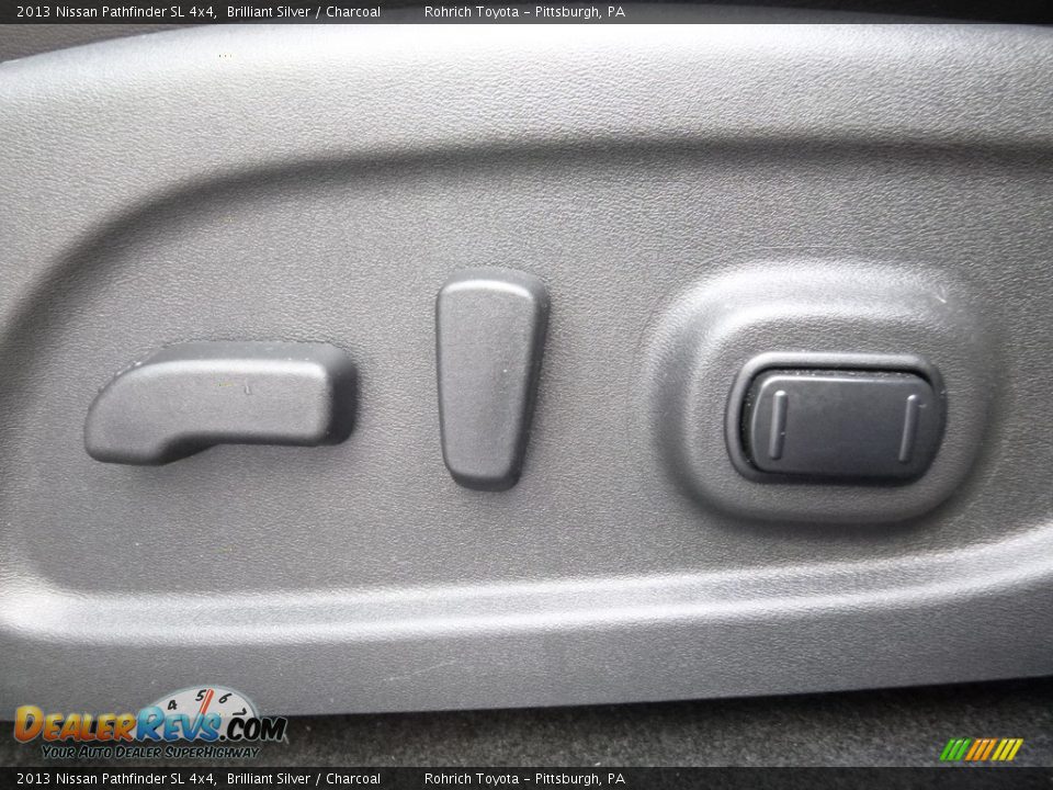 2013 Nissan Pathfinder SL 4x4 Brilliant Silver / Charcoal Photo #21