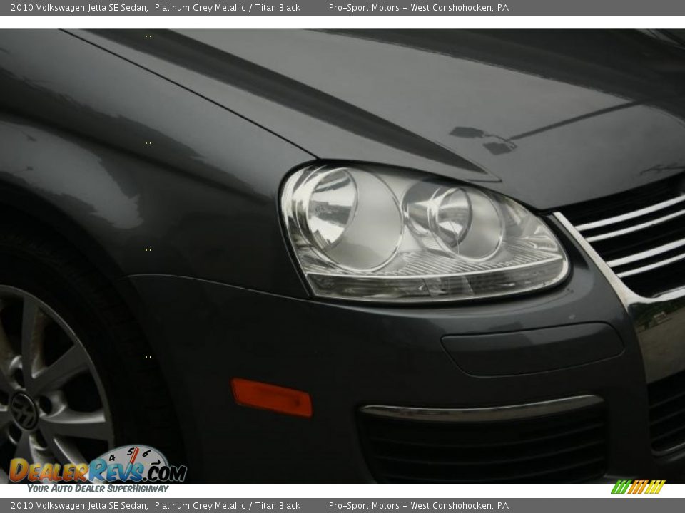 2010 Volkswagen Jetta SE Sedan Platinum Grey Metallic / Titan Black Photo #4