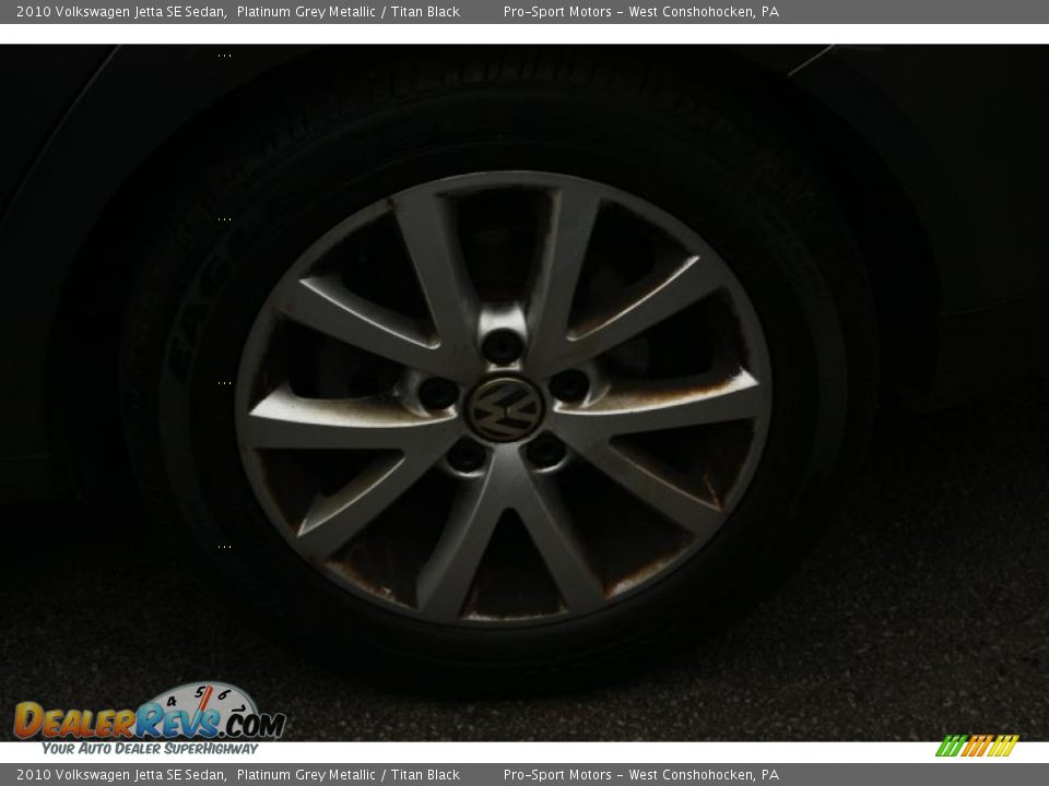 2010 Volkswagen Jetta SE Sedan Platinum Grey Metallic / Titan Black Photo #16