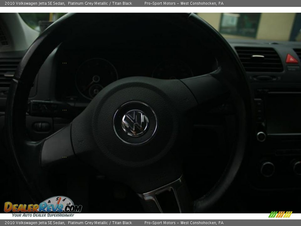 2010 Volkswagen Jetta SE Sedan Platinum Grey Metallic / Titan Black Photo #24