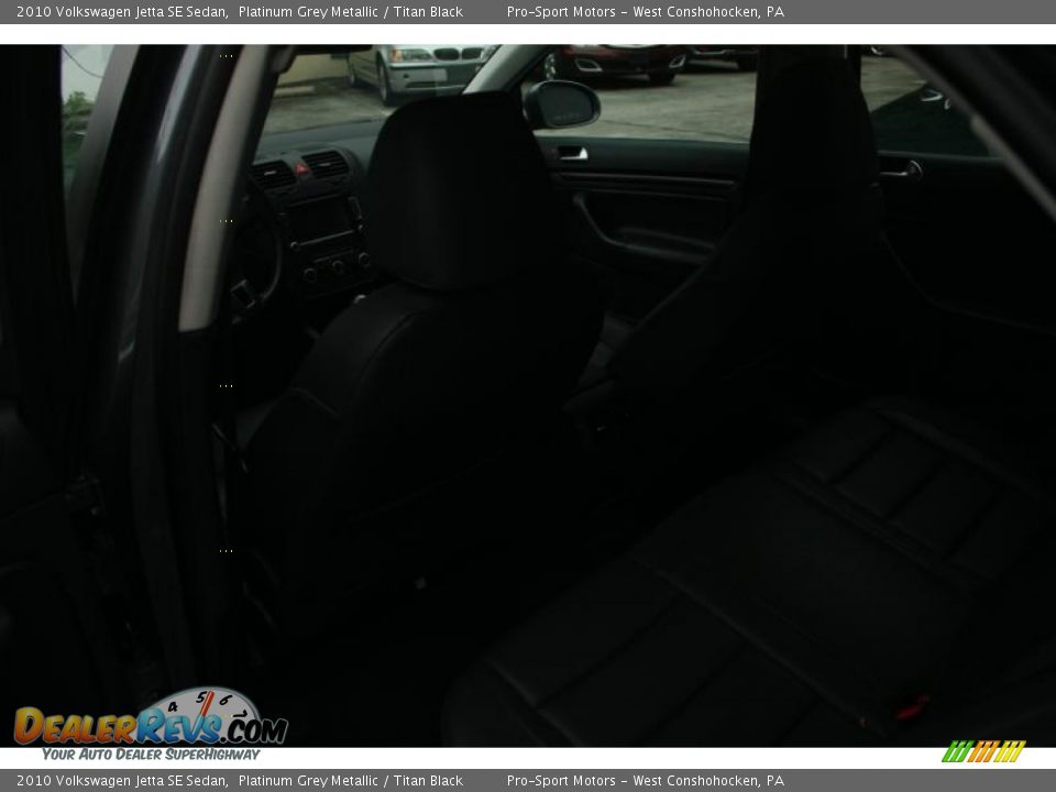2010 Volkswagen Jetta SE Sedan Platinum Grey Metallic / Titan Black Photo #34