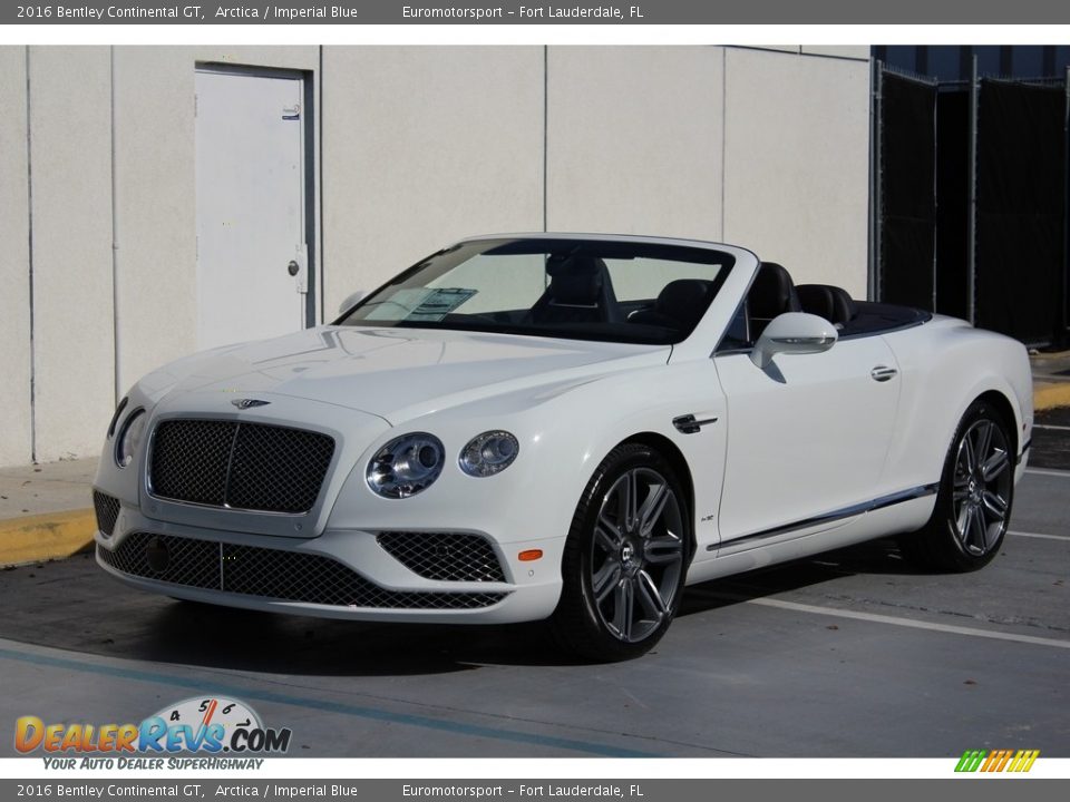 Front 3/4 View of 2016 Bentley Continental GT  Photo #1
