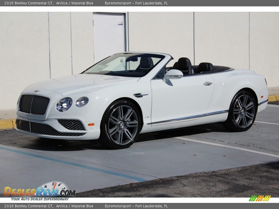 Front 3/4 View of 2016 Bentley Continental GT  Photo #56