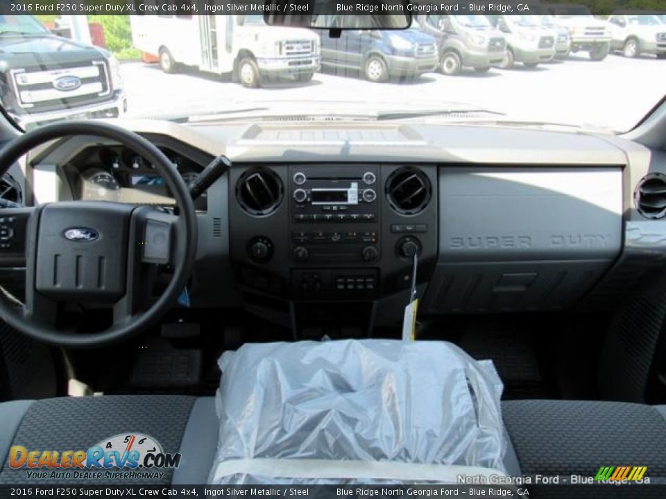 2016 Ford F250 Super Duty XL Crew Cab 4x4 Ingot Silver Metallic / Steel Photo #20