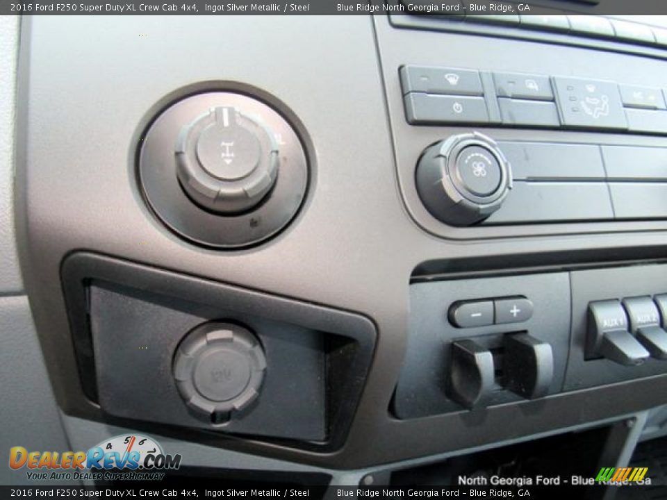 2016 Ford F250 Super Duty XL Crew Cab 4x4 Ingot Silver Metallic / Steel Photo #25