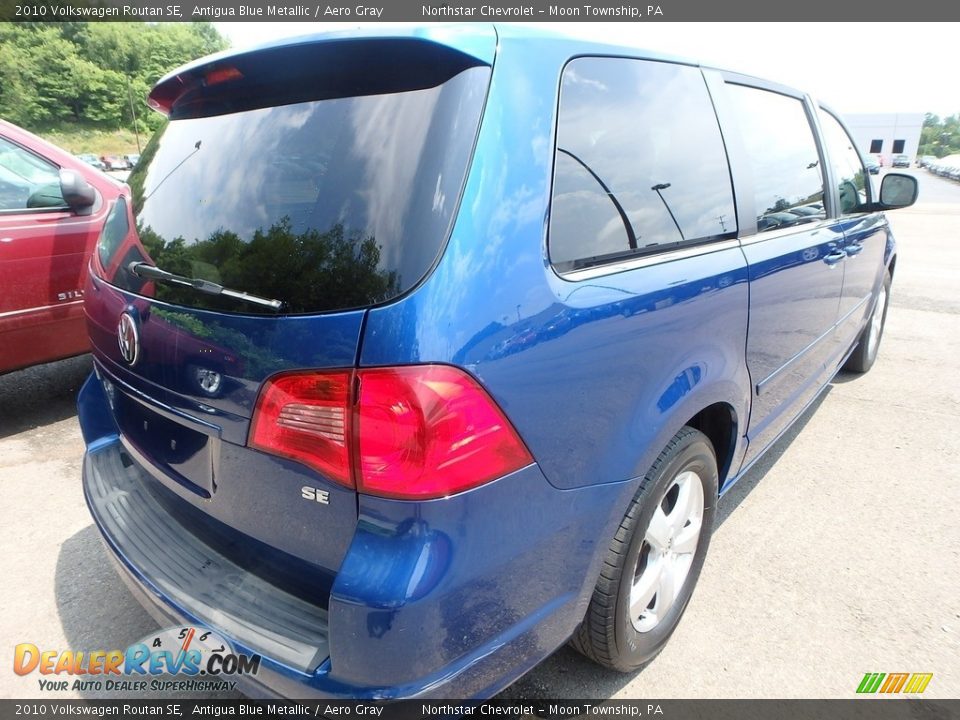 2010 Volkswagen Routan SE Antigua Blue Metallic / Aero Gray Photo #4