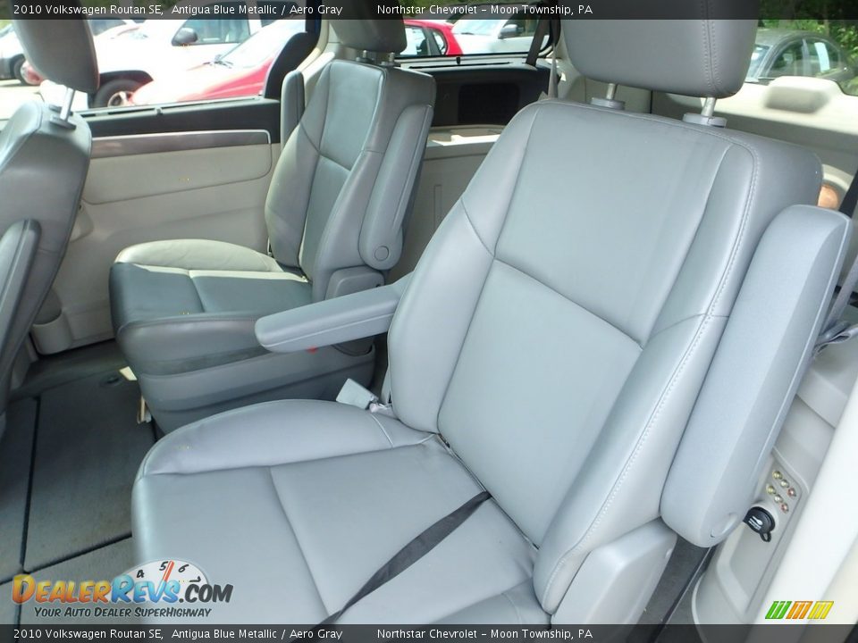 2010 Volkswagen Routan SE Antigua Blue Metallic / Aero Gray Photo #9