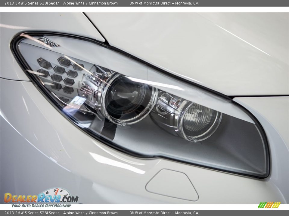 2013 BMW 5 Series 528i Sedan Alpine White / Cinnamon Brown Photo #27