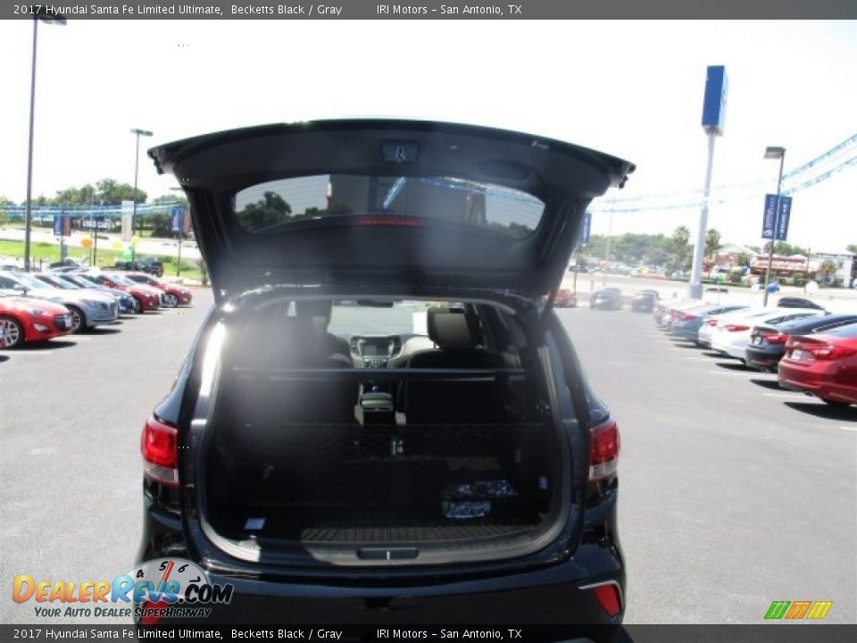 2017 Hyundai Santa Fe Limited Ultimate Becketts Black / Gray Photo #9