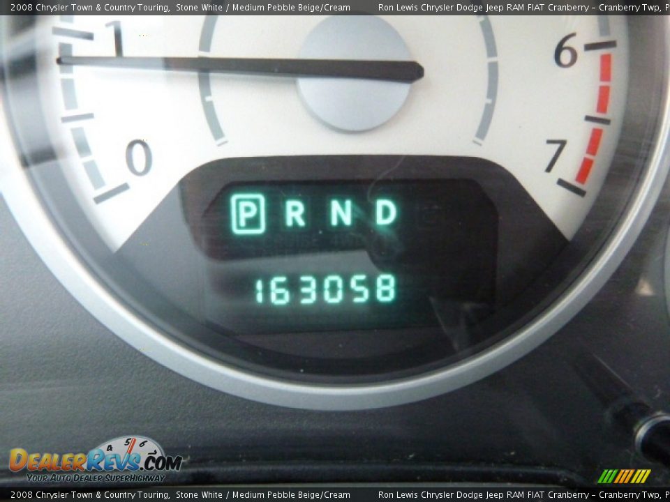 2008 Chrysler Town & Country Touring Stone White / Medium Pebble Beige/Cream Photo #18