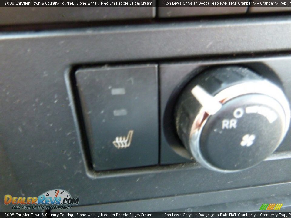 2008 Chrysler Town & Country Touring Stone White / Medium Pebble Beige/Cream Photo #20