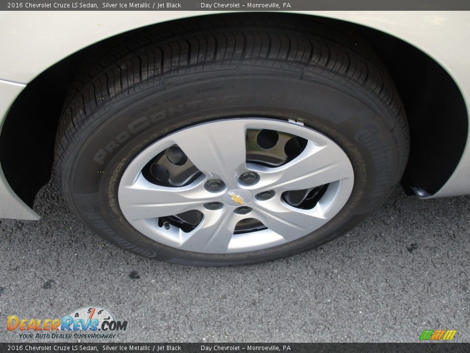 2016 Chevrolet Cruze LS Sedan Silver Ice Metallic / Jet Black Photo #3