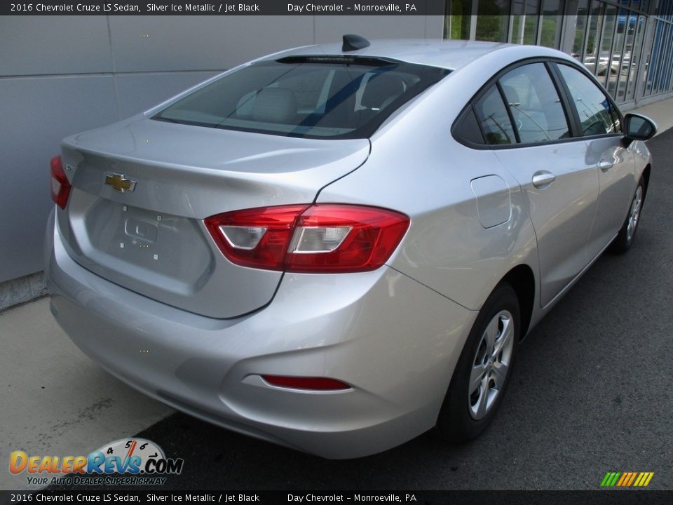 2016 Chevrolet Cruze LS Sedan Silver Ice Metallic / Jet Black Photo #4