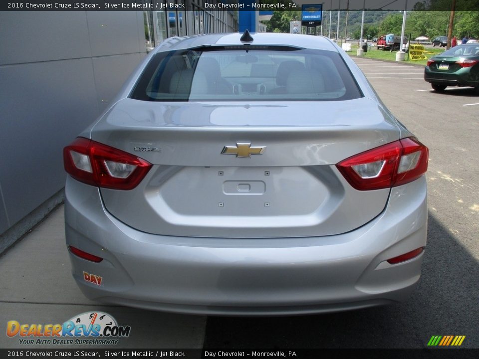 2016 Chevrolet Cruze LS Sedan Silver Ice Metallic / Jet Black Photo #6