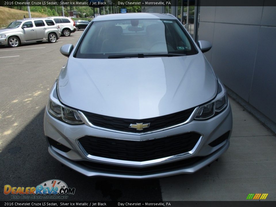 2016 Chevrolet Cruze LS Sedan Silver Ice Metallic / Jet Black Photo #10