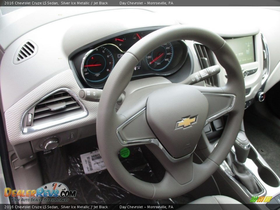2016 Chevrolet Cruze LS Sedan Silver Ice Metallic / Jet Black Photo #15