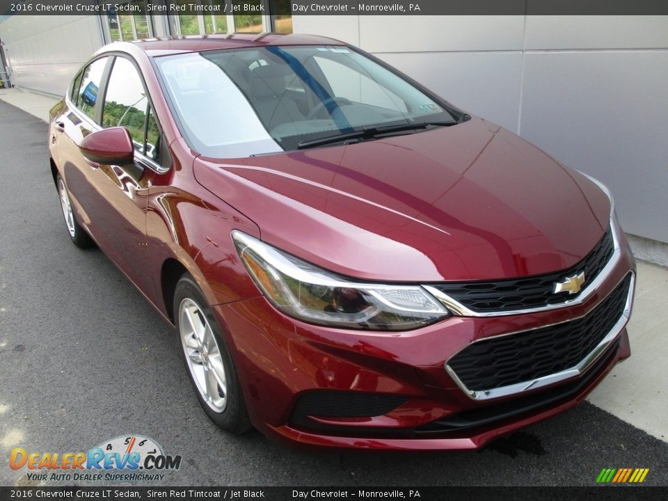 2016 Chevrolet Cruze LT Sedan Siren Red Tintcoat / Jet Black Photo #11