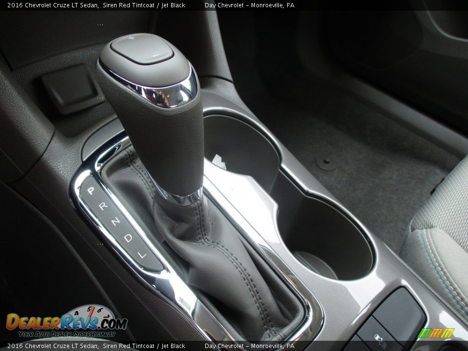 2016 Chevrolet Cruze LT Sedan Siren Red Tintcoat / Jet Black Photo #16