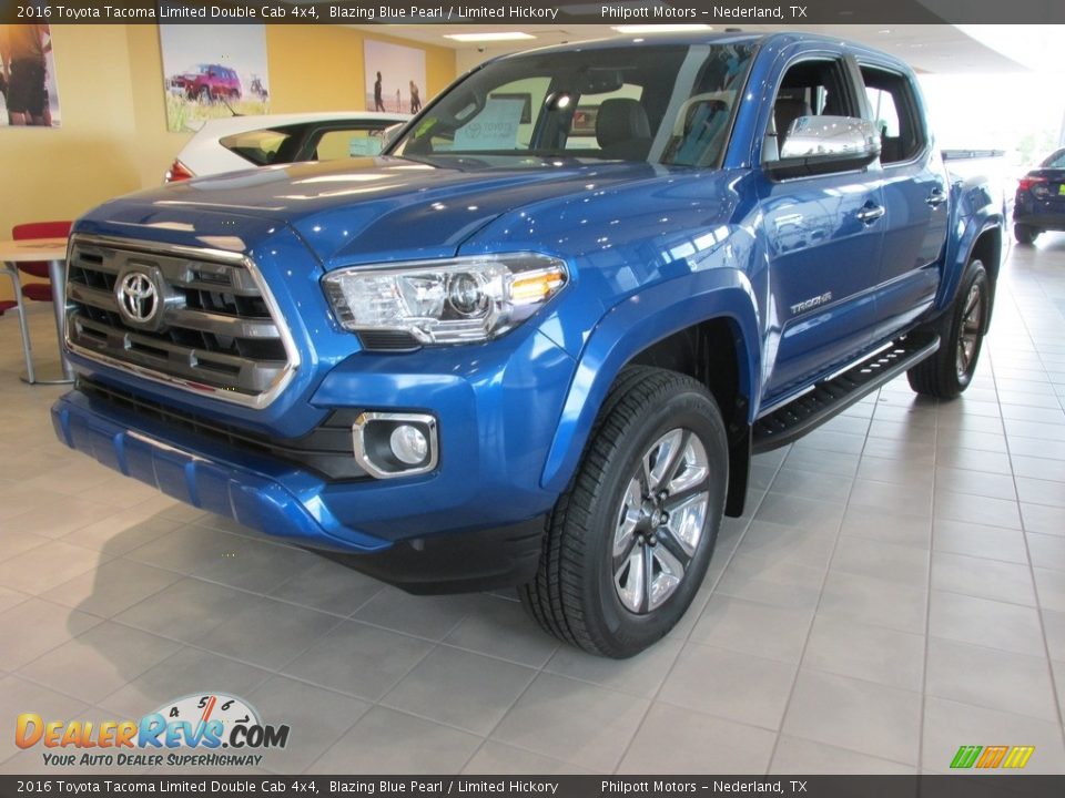 Front 3/4 View of 2016 Toyota Tacoma Limited Double Cab 4x4 Photo #7